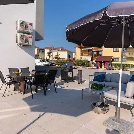 Casa Maestral Apartment Funtana