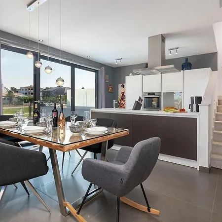 Casa Maestral Apartment
